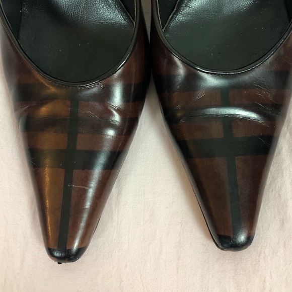 Burberry Gingham Pointed Toe Heels - Picture 2 of 7